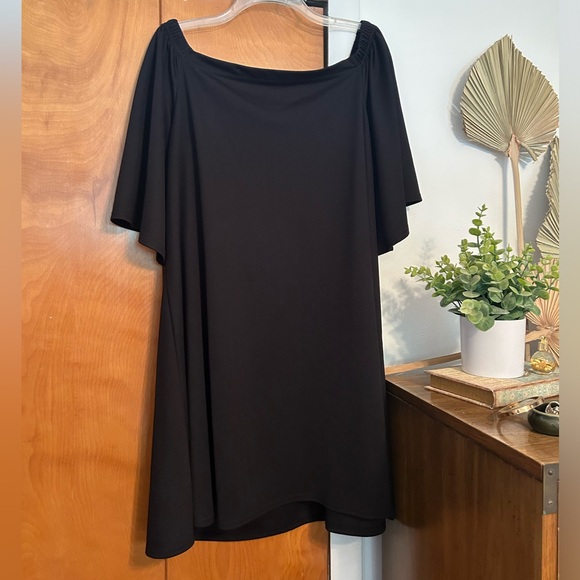 Plus size off shoulder little black dress - Picture 1 of 9